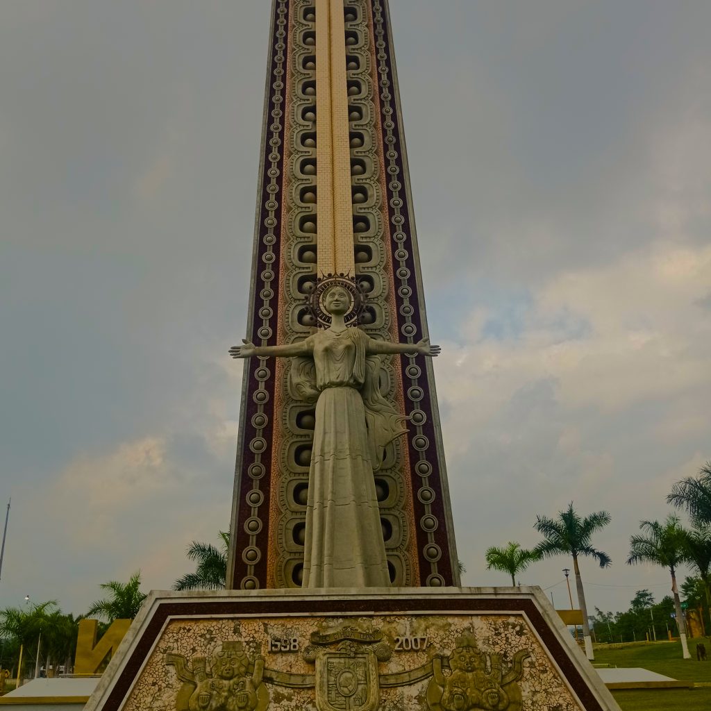 Monumento a la Divina Mujer