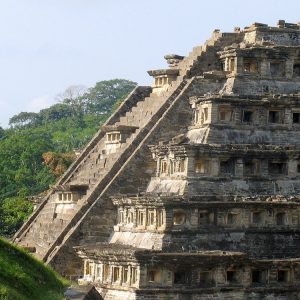 Pirámide de los Nichos. Región Totonaca.